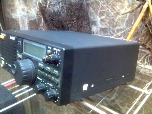 RADIO SELLER: Alinco DX 77 HF Transceiver 99% US $ 350.oo