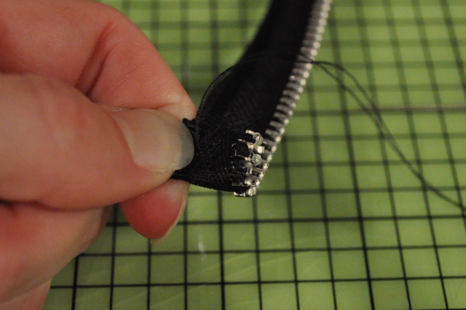 Twin Inspiration Zipper Accessories Tutorial