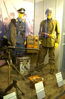 軍事博物館（ドイツ空軍士官とポーランド陸軍の制服）