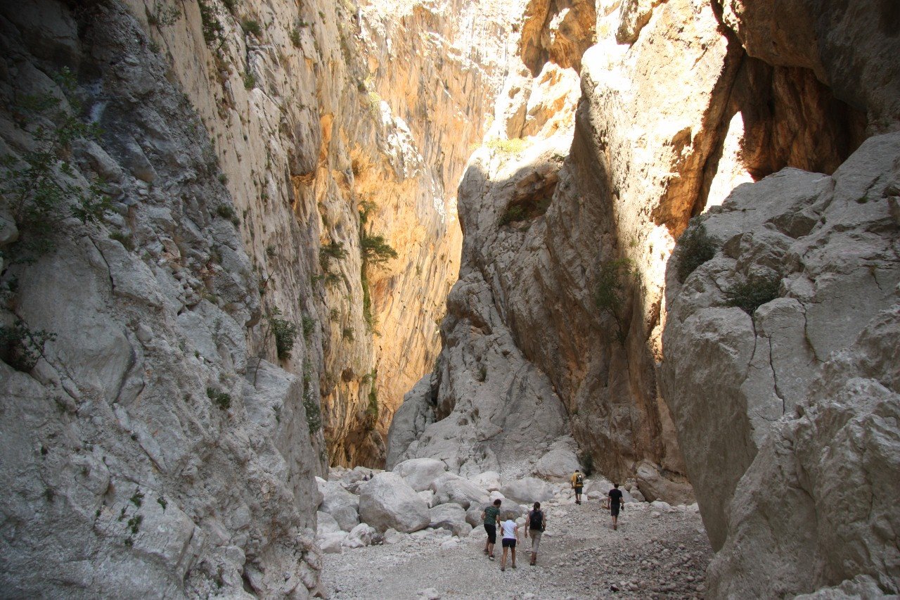 [Cala+Gonone,+Sardinia+018+(1280x853).jpg]