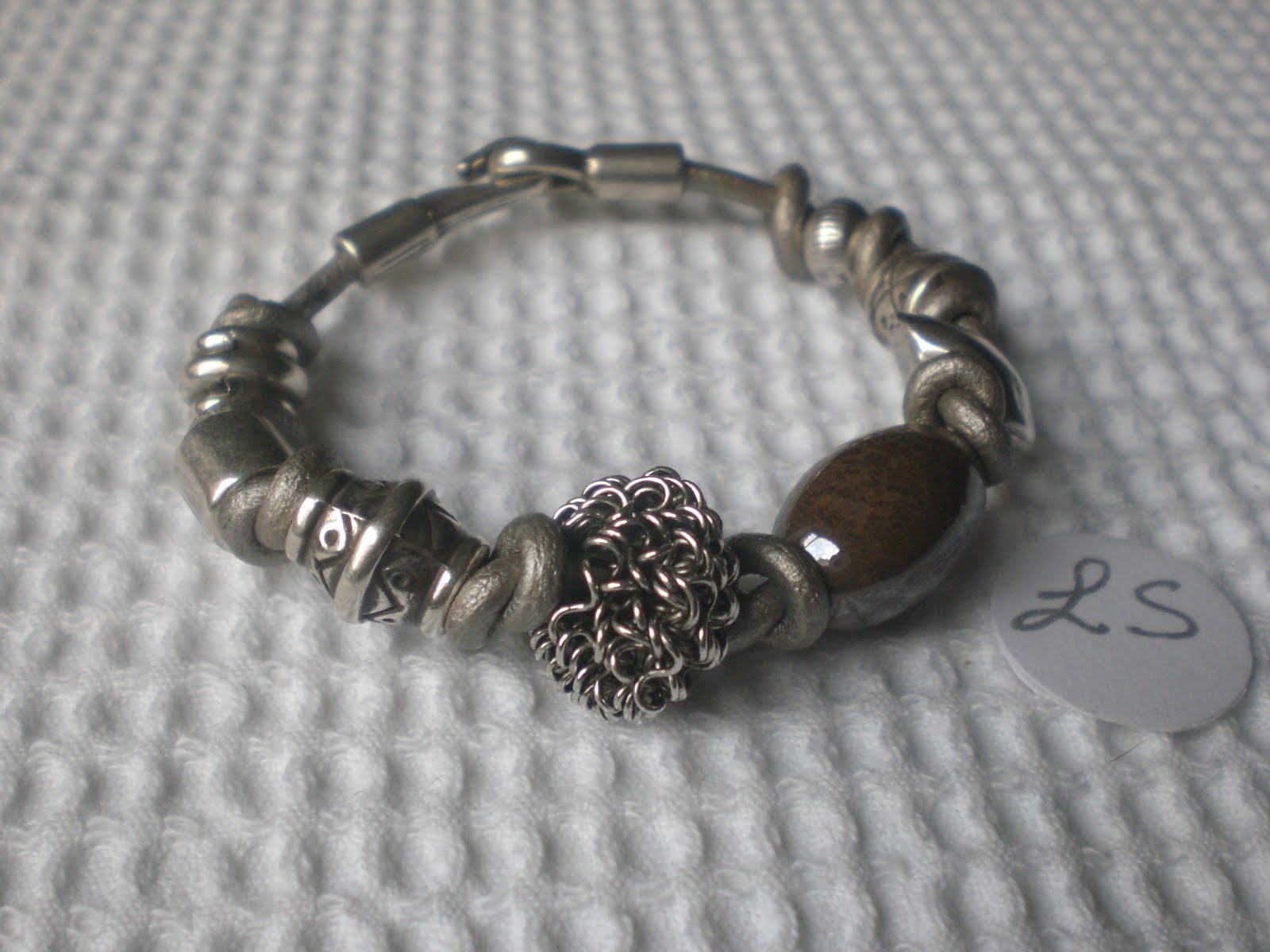 [CERAMICA+MARRON+Y+OROVIEJO+032.JPG]