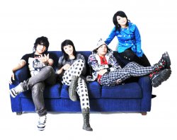 fitri koplagk: profile kotak band