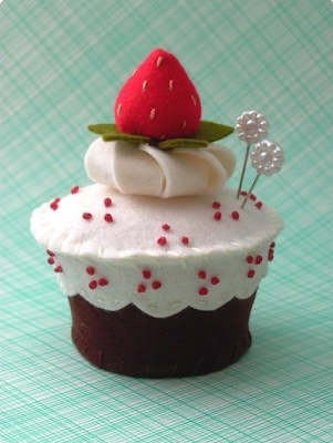 free pattern cupcake pin cushion | Diigo Groups