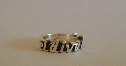 [Anillo+de+El+DivÃ¡n+Rojo+(2).bmp]