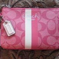 ITEM 6 - Coach Magenta Heritage Pink Bag C Wristlet 43556