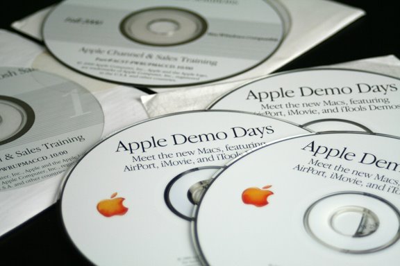 [apple_demo_days.jpg]
