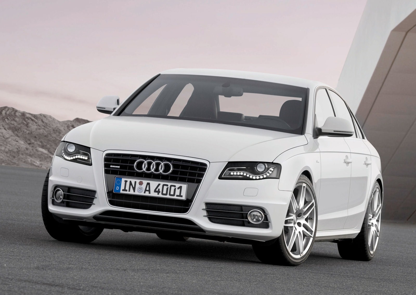 http://4.bp.blogspot.com/_sRGU_JXOz6E/TSiTNklSiRI/AAAAAAAABEs/nVoHUDH_ytg/s1600/Audi-A4-wallpaper-12.jpg