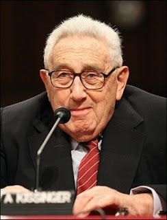 http://4.bp.blogspot.com/_sW65ilskOC8/RgmqmzuJDuI/AAAAAAAABNw/7DF2kSs7Zd4/s320/HenryKissingerGrotesqueFace.jpg