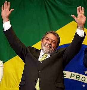 رئيس البرازيل السابق: لولا دا سيلفا  LULA+M%C3%83OS+AO+ALTO+%28Secom-PR%29