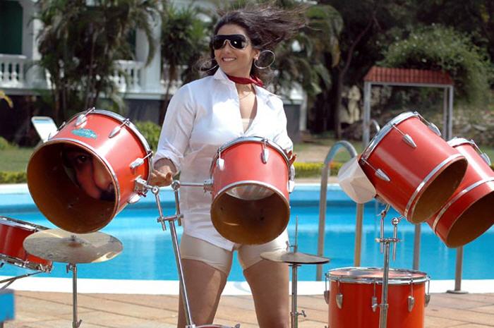 hot mallu namitha latest hot mallu masala actress namitha latest pics,hot show of her breast
