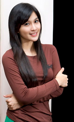 Beautiful Celebrity Indonesian Hairstyles, Long Hairstyle 2011, Hairstyle 2011, New Long Hairstyle 2011, Celebrity Long Hairstyles 2011