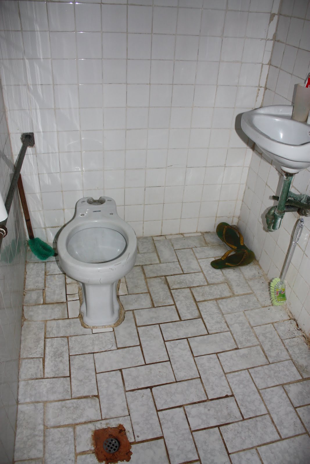 ready.go toilet tour Philippines 2010