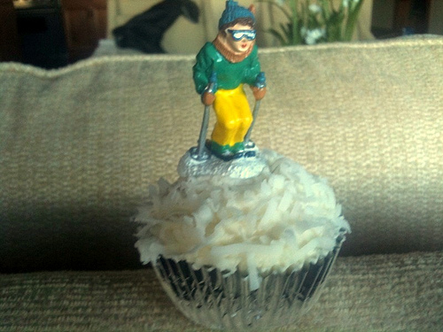 skiing cupcakes