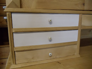 Antike Möbel: Schöner Küchenschrank