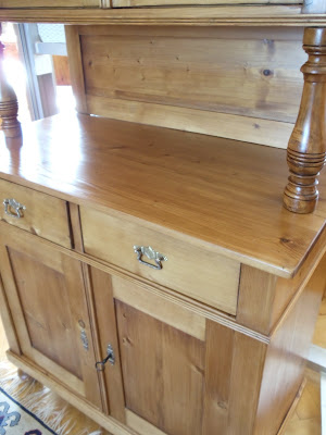 Antike Möbel: Antiker Küchenschrank