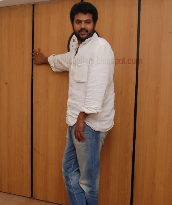 [tamil-actor-jeevan-latest-pics-images-stills-photos-03.jpg]