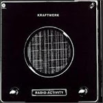 UNA NUEVA MANERA DE HACER RADIO