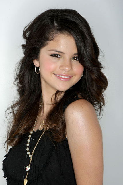 selena gomez hairstyles 2010. Selena Gomez Hair 2010. gomez