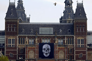 Rijksmuseum+with+Hirst+Banner