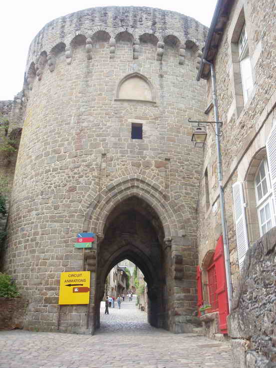 [dinan3.jpg]