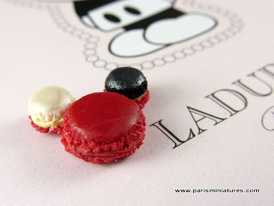 Miniature Mickey Macaroon by Emmaflam and Miniman shown on the full sized Ladurée box Miniature Mickey Macaroon by Emmaflam and Miniman shown on the full sized Ladurée box