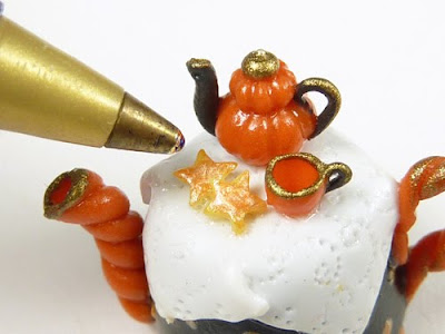 Miniature Teapot for Halloween, Autumn, Thnksgiving by Emmaflam - Paris Miniatures