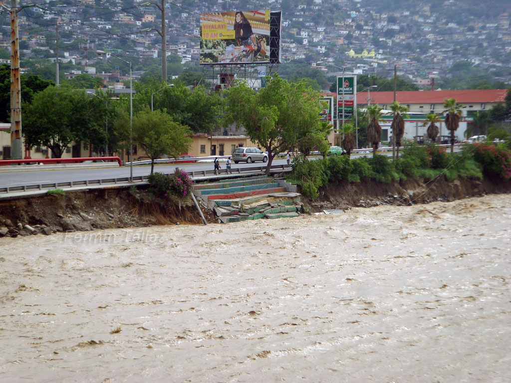 Monterrey, México Huracán Alex Día 2