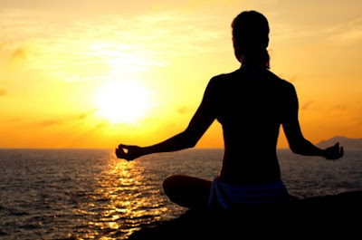 Exercício para relaxar e recuperar as forças Exercício para relaxar e recuperar as forças