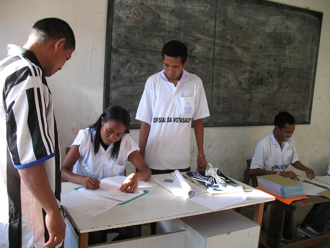 [Vote_register_s.JPG]