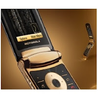 MOTORAZR2 V8 Luxury Edition is real gold