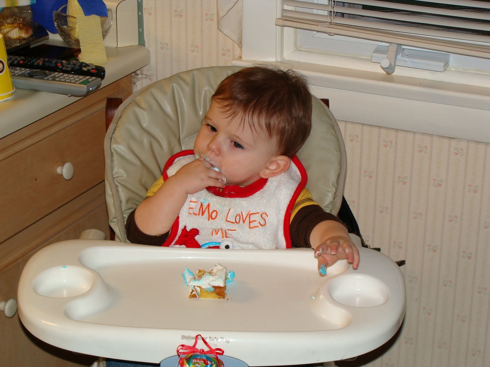[Dylans+1st+bday+party+057.JPG]