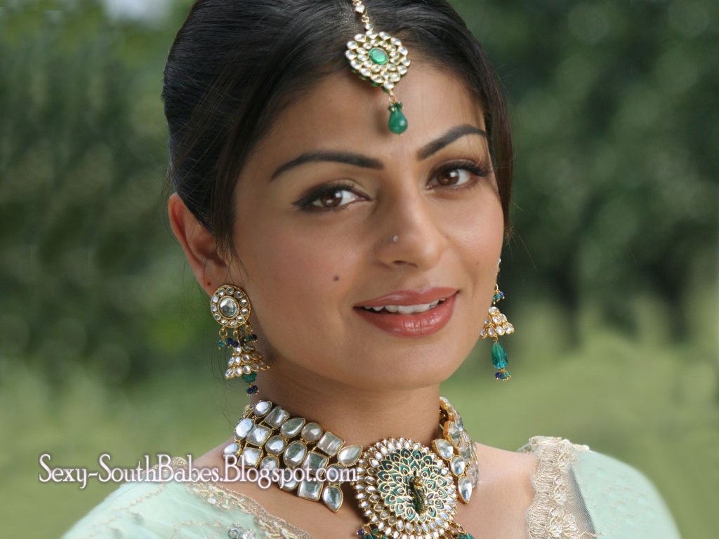 http://4.bp.blogspot.com/_spYPfawPobk/TT7JP--rg0I/AAAAAAAACi0/SBoYBTYZx9I/s1600/neeru-bajwa-stills-gallery-7.jpg