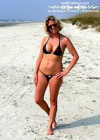 Amanda on the beach sexy bikini picture