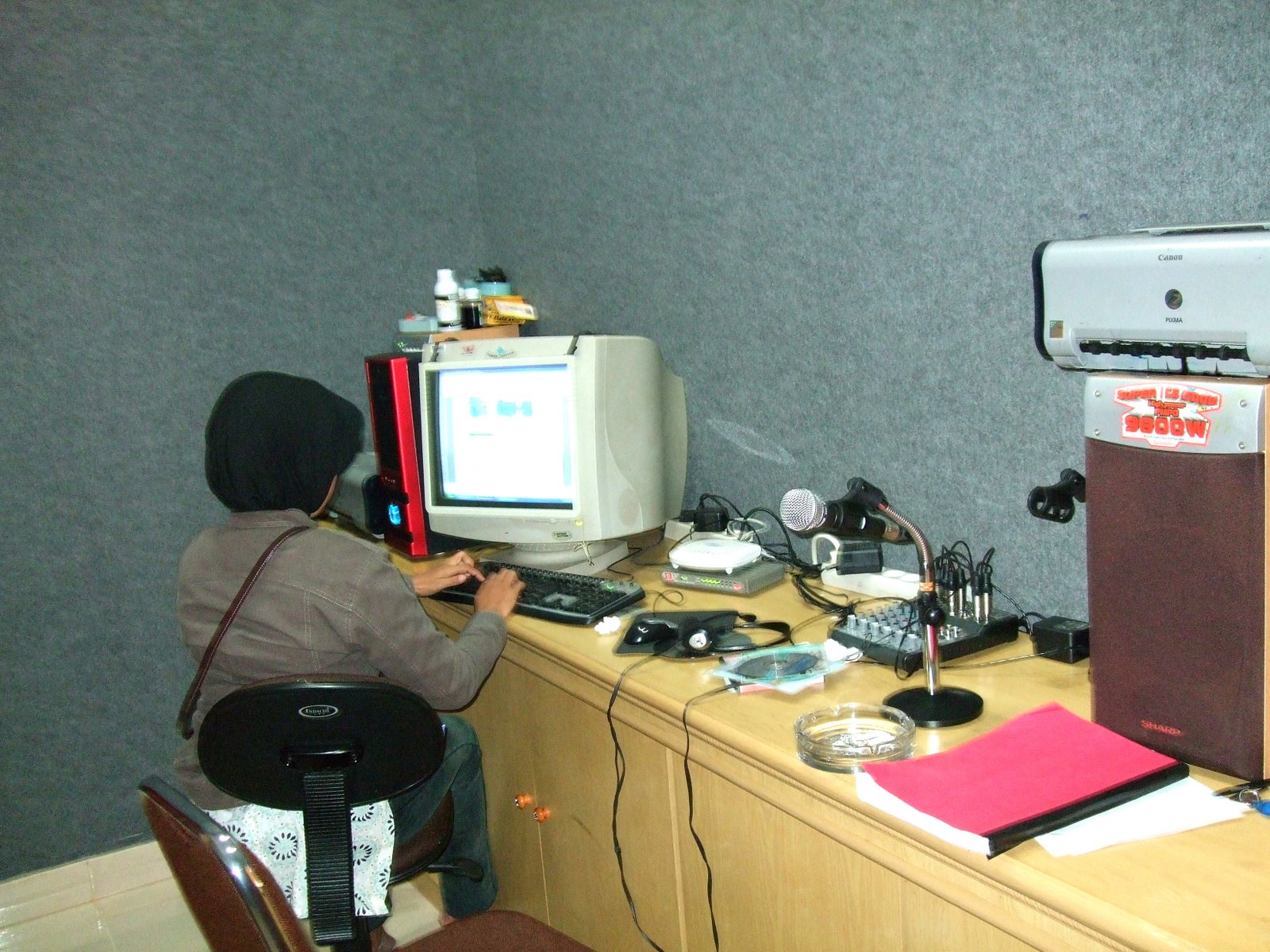 [PRODUCTION+ROOM.JPG]