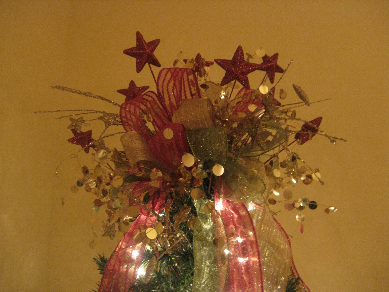 kristen s creations how to make a tree topper bow tutorial kristen s creations how to make a tree topper bow tutorial
