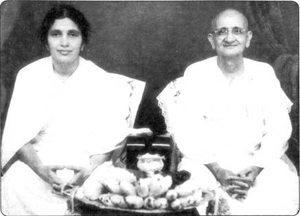 [Mother+Krishnabai+&Papa+Ramdas.jpg]