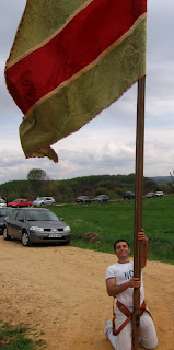 Pendón de Carrizo de la Ribera de rodillas