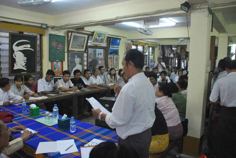[Ko+Myint+Htay.jpg]