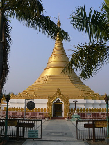 [myanmargoldentemple.jpg]