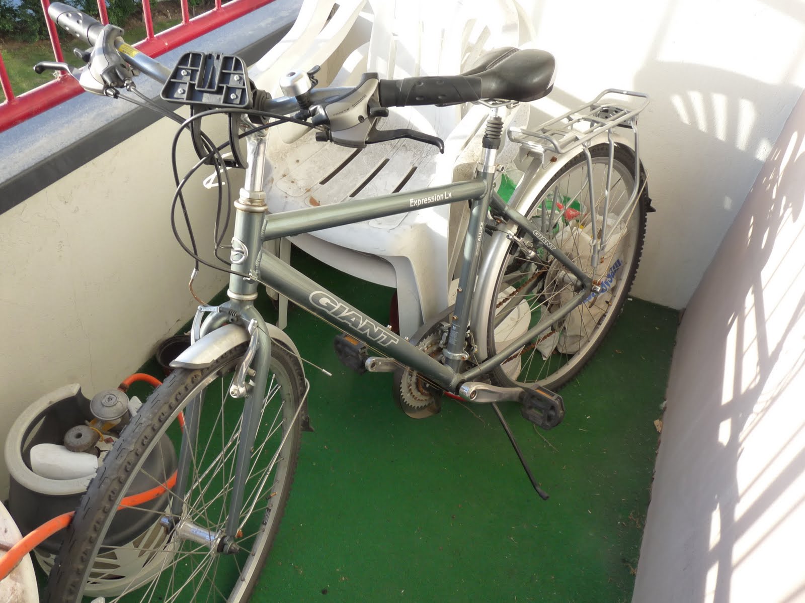 giant expression mens bike