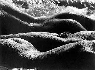 Desnudos en el mar de Lucien Clergue