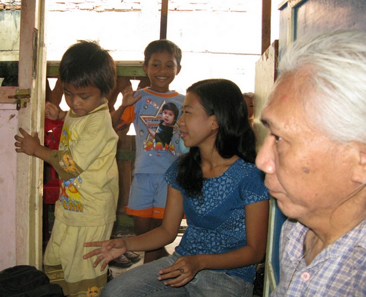 FAMILLE AVEC RON, D'INTERKULTUR