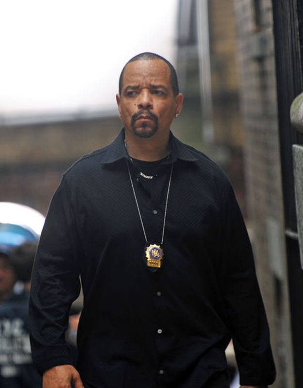 law+order+svu+on+location+august+2010+chris+meloni+mariksa+hargitay+ice-t+14.jpg