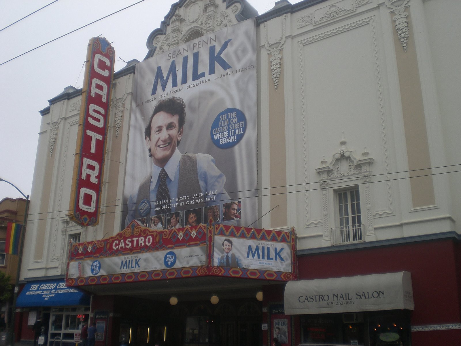 [castrotheater+002.jpg]