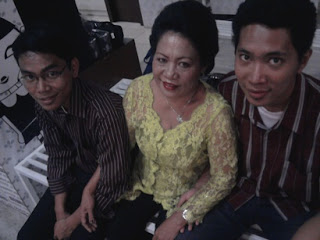 foto yang diambil sewaktu wisudaan bram
