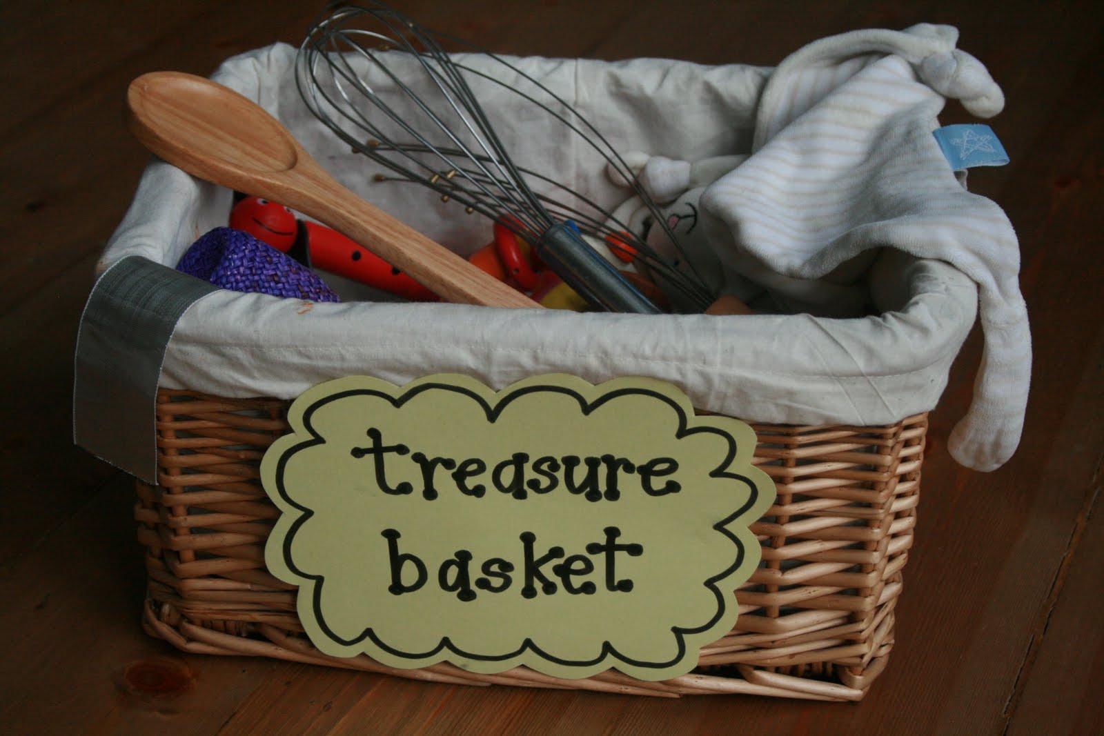 Christmas Treasure Basket 15 metal/shiny sensory MONTESSORI child EYFS nursery