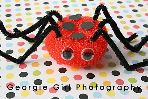 Spider Craft: Pom Pom Spider - Red Ted Art - Kids Crafts
