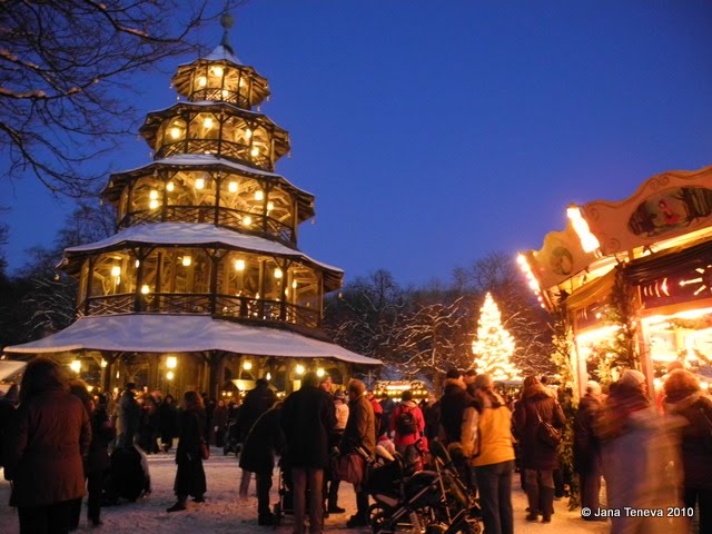 Jana around the world: Paradise for &quot;Weihnachtsmarkt&quot;-lovers: Munich in