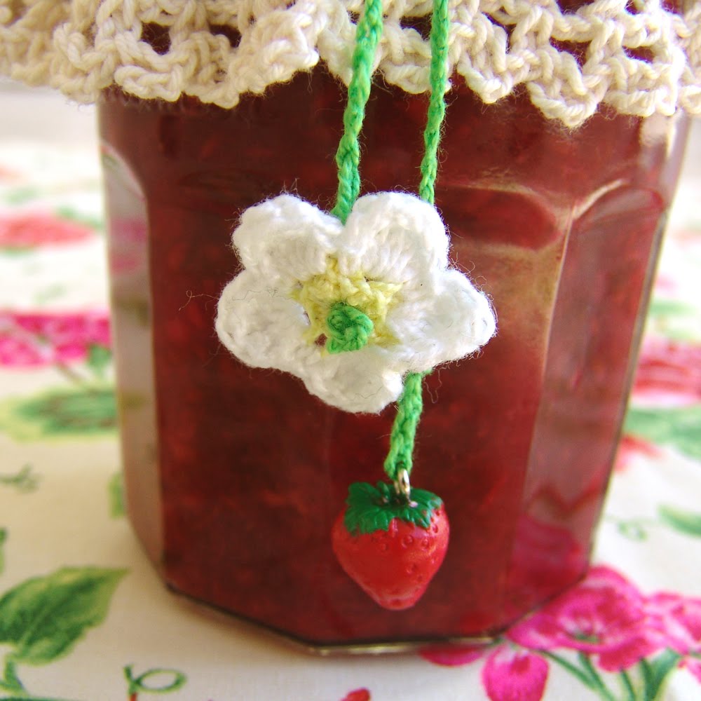 trudette Crocheted jar lid cover