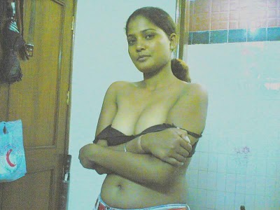 Tamil+Bra ... sexy aunties tamil auntie showing bra tamil hot girl tamil hot girls 7